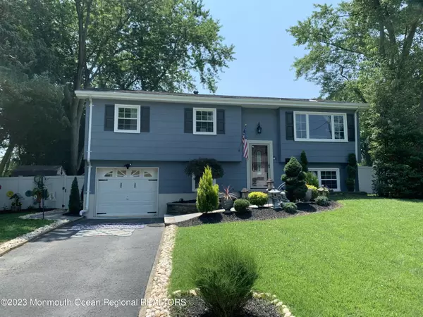 5 Dogwood Drive, Jackson, NJ 08527