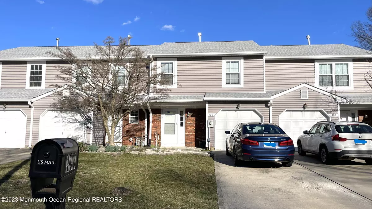 Eatontown, NJ 07724,106 Oak Lane