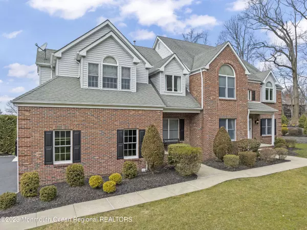 Holmdel, NJ 07733,7 Fernwood Court