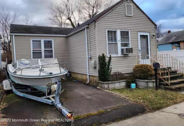 46 Oak Street, Keansburg, NJ 07734