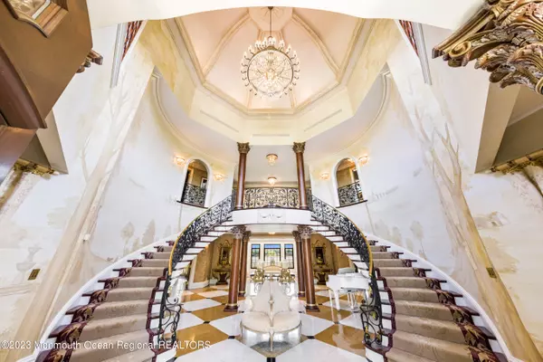 Red Bank, NJ 07701,15 Sailors Way