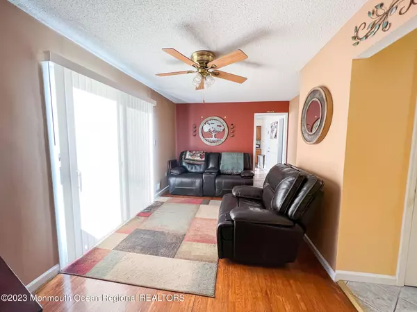 Matawan, NJ 07747,53 Middlesex Road