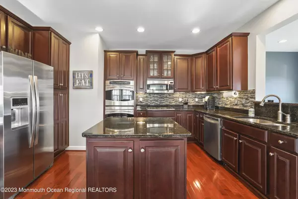 Middletown, NJ 07748,12 Hart Drive