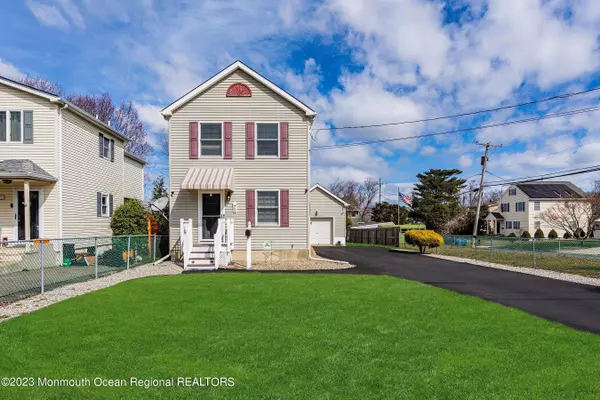 89 Burlington Avenue, Leonardo, NJ 07737