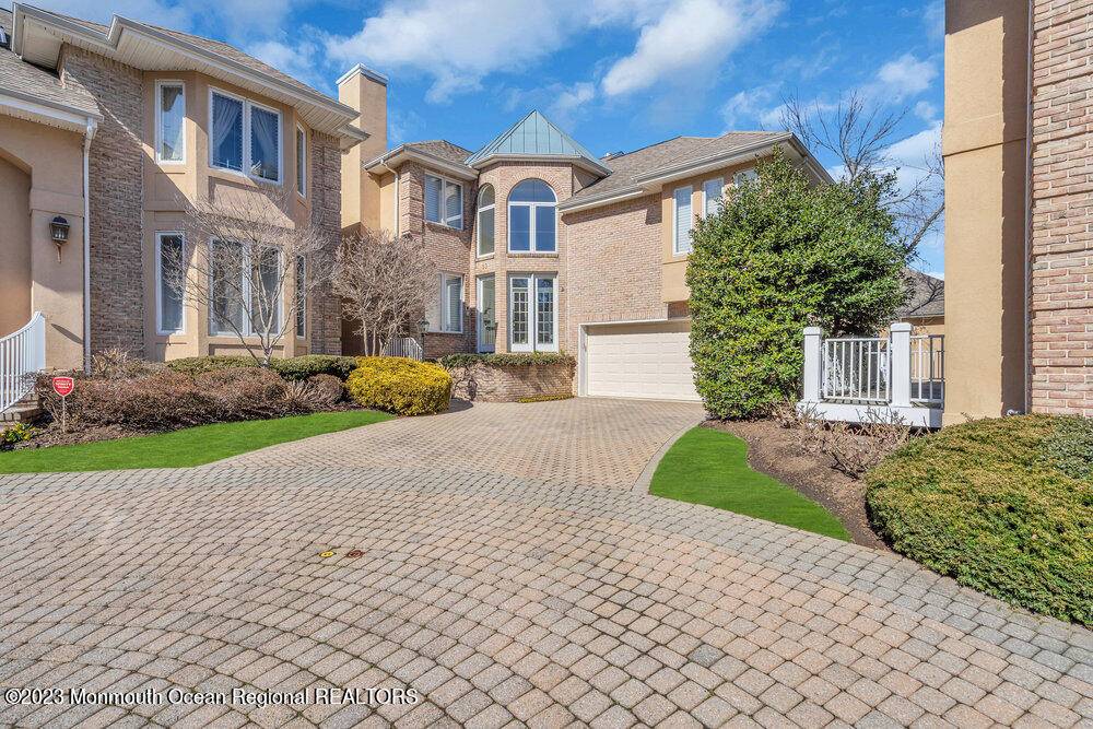 Holmdel, NJ 07733,53 Torrey Pines Court