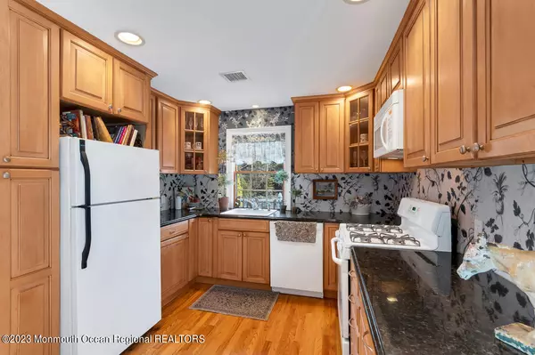 Atlantic Highlands, NJ 07716,1112 Highway 36