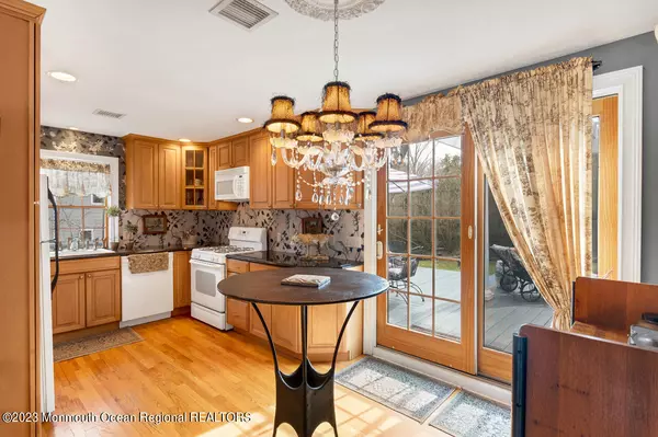 Atlantic Highlands, NJ 07716,1112 Highway 36