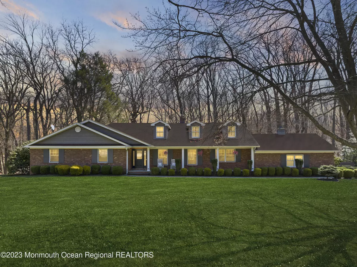 Holmdel, NJ 07733,20 Deer Path