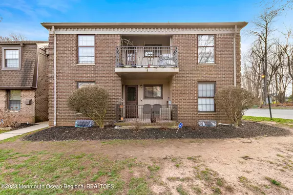 Iselin, NJ 08830,324 Gill Lane #1J