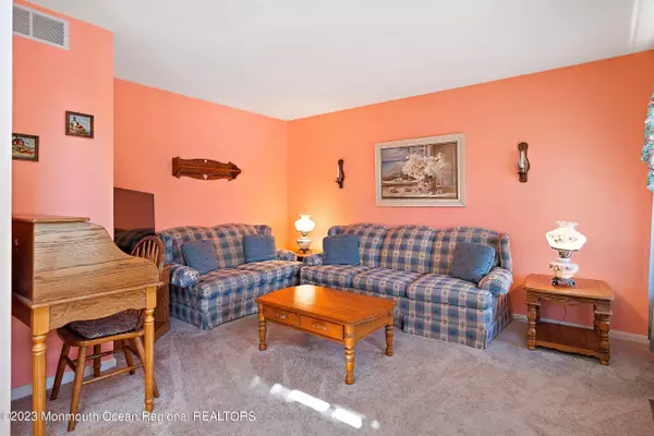 Barnegat, NJ 08005,4 Jon Drive