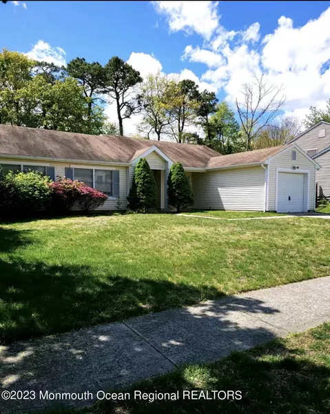 10 Forester Drive, Barnegat, NJ 08005