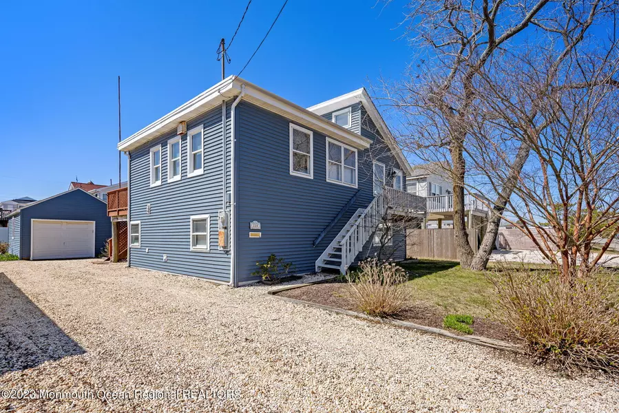 228 W 6th Street, Ship Bottom, NJ 08008