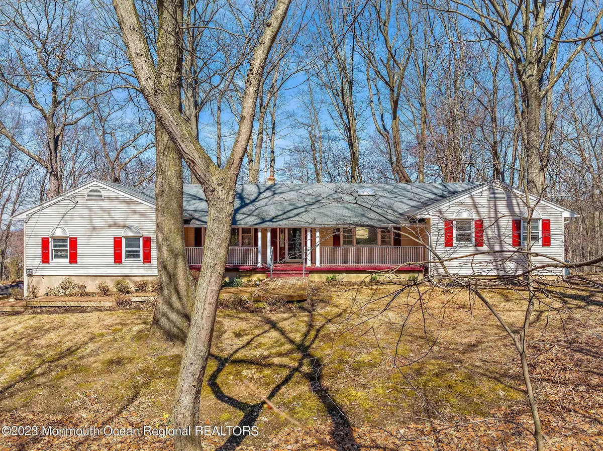 Holmdel, NJ 07733,5 Edgewood Drive