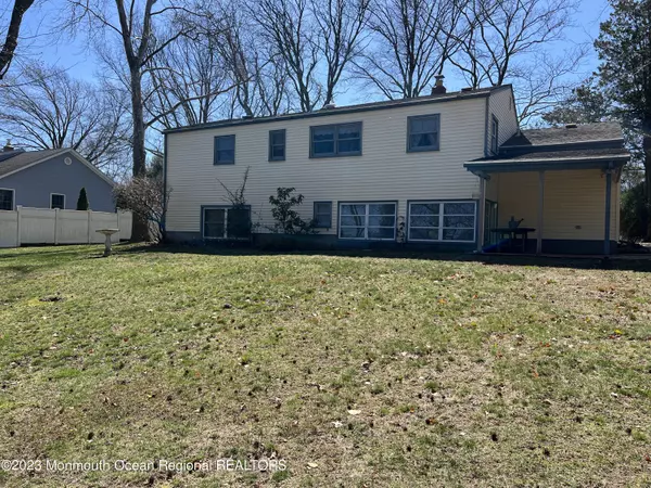 Holmdel, NJ 07733,27 Orchard Avenue