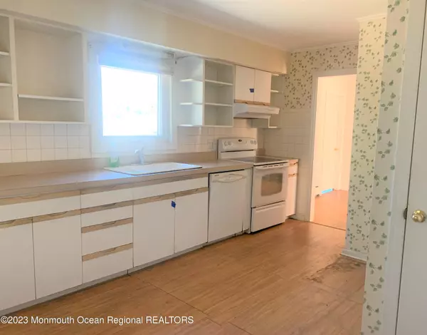 Pine Beach, NJ 08741,214 Pennsylvania Avenue