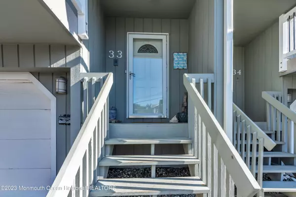 Sea Bright, NJ 07760,5 Island View Way #33