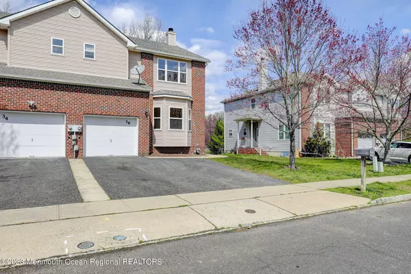 Manalapan, NJ 07726,36 Sanford Street