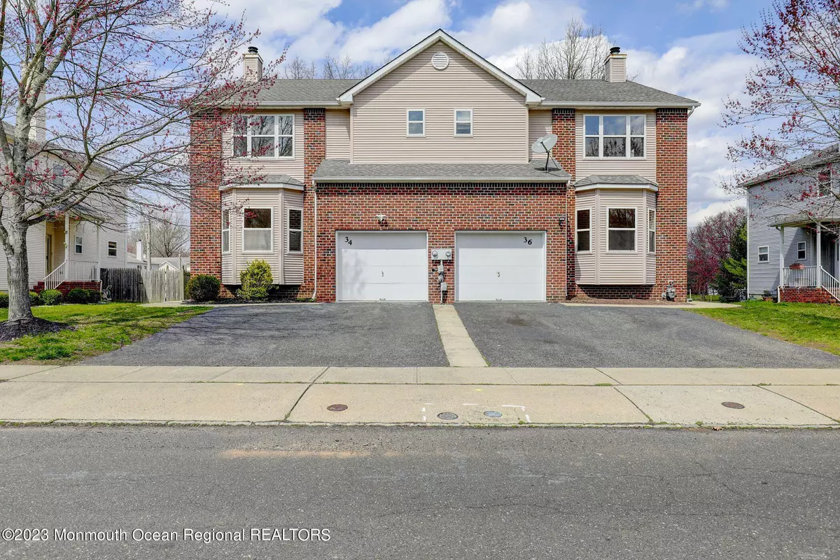 Manalapan, NJ 07726,36 Sanford Street