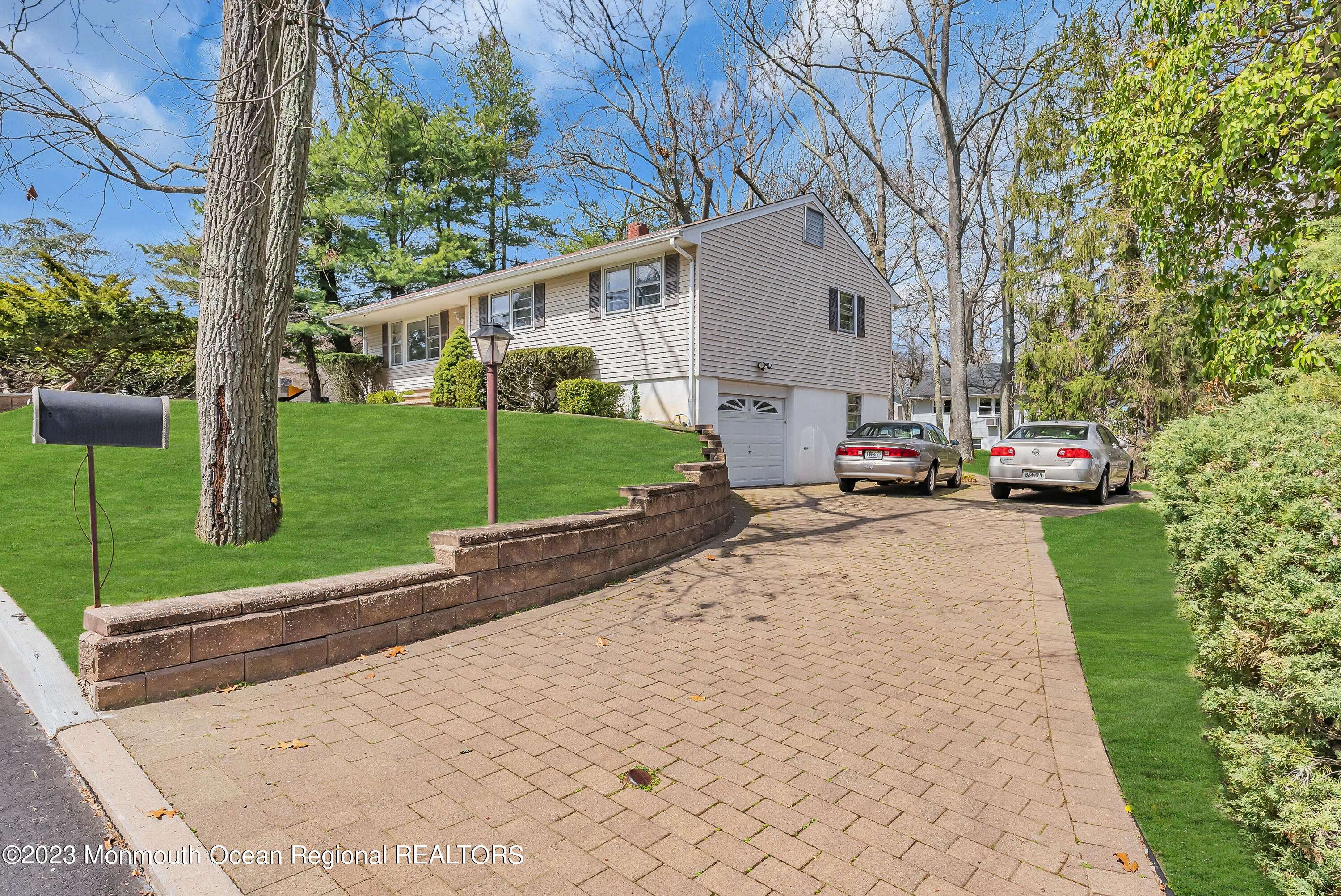 535 Dover Avenue, Oakhurst, NJ 07755
