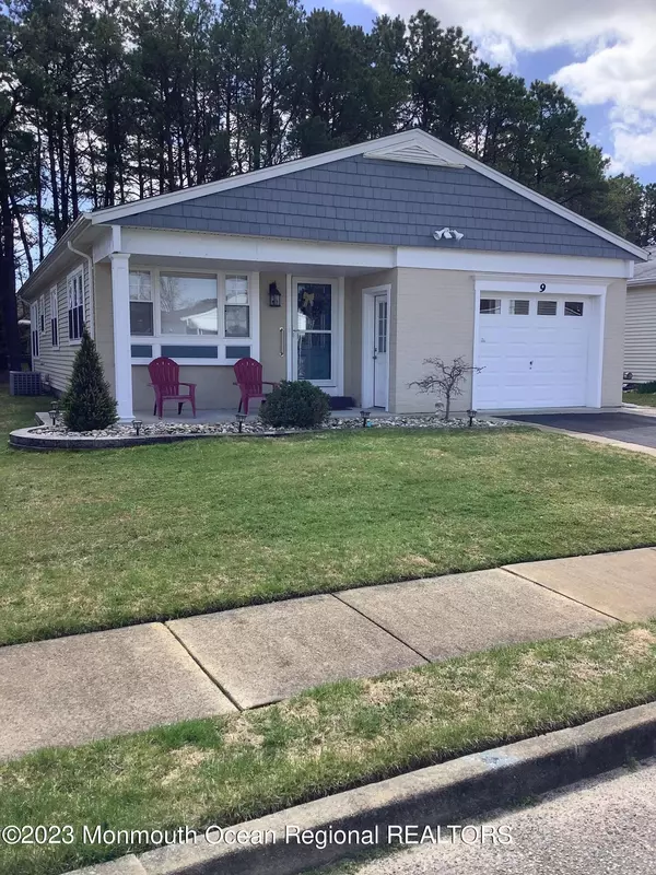 9 Chesterfield Court, Toms River, NJ 08757