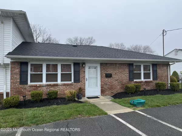 5 Montana Court, Matawan, NJ 07747