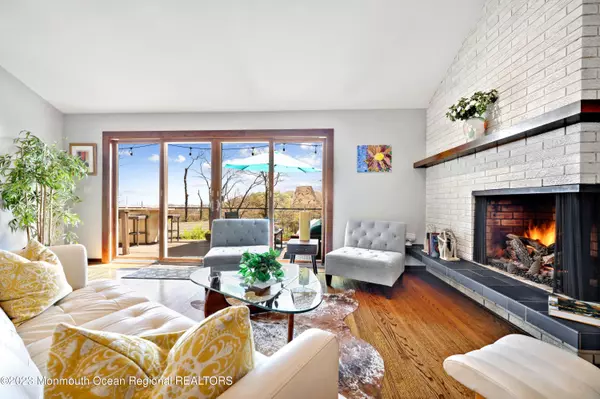 Atlantic Highlands, NJ 07716,194 Ocean Boulevard