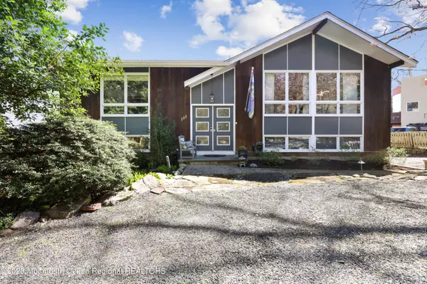 Atlantic Highlands, NJ 07716,194 Ocean Boulevard