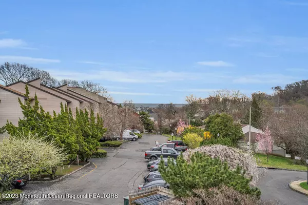 Highlands, NJ 07732,164 Linden Avenue ##5