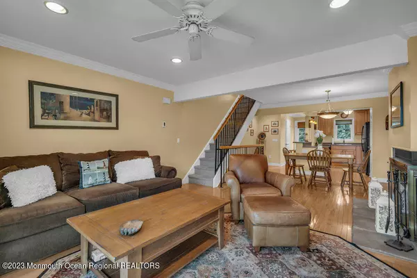 Highlands, NJ 07732,164 Linden Avenue ##5