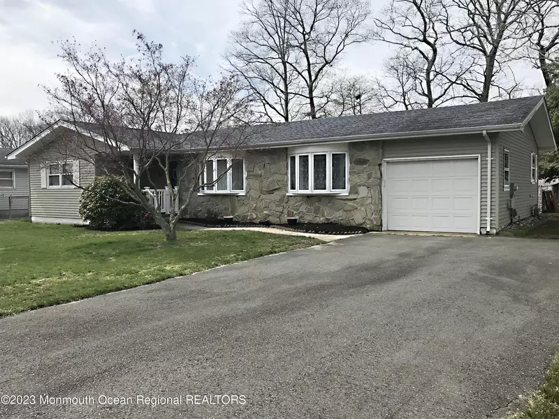 684 Coventry Drive, Toms River, NJ 08753