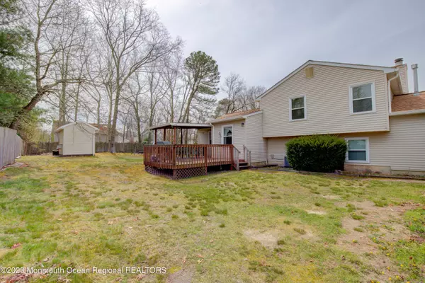 Lanoka Harbor, NJ 08734,807 Orchard Street