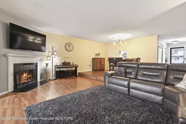 Tinton Falls, NJ 07724,58 Beaumont Court