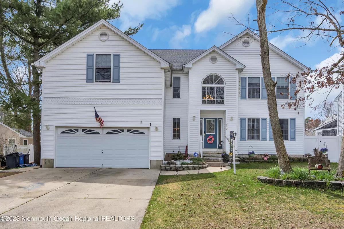 Manahawkin, NJ 08050,282 Mermaid Drive