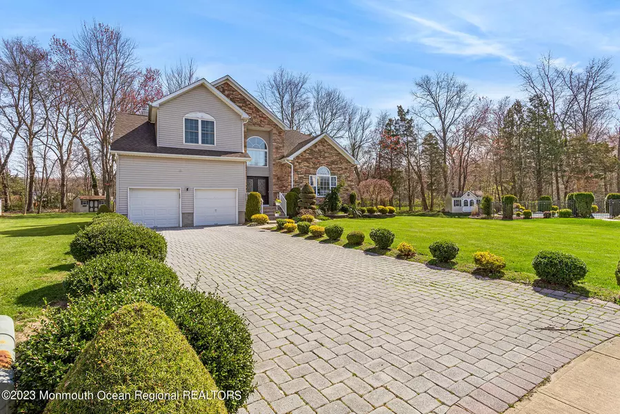 8 Markham Circle, Old Bridge, NJ 08857