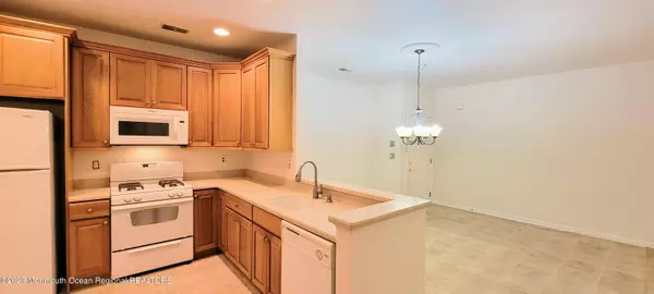 Lakewood, NJ 08701,215 Sophee Lane