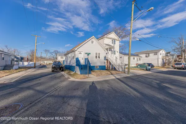 Keansburg, NJ 07734,2 Seawood Avenue