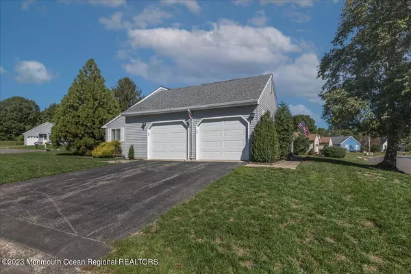 Whiting, NJ 08759,6 Andover Court #64