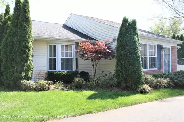 Freehold, NJ 07728,9 Jaffreyton Close #1000