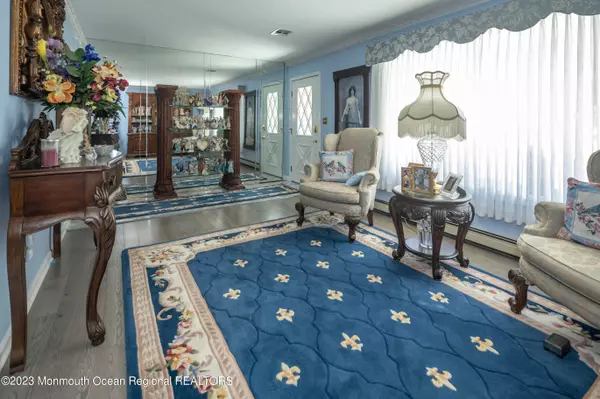 Atlantic Highlands, NJ 07716,608 Raritan Avenue