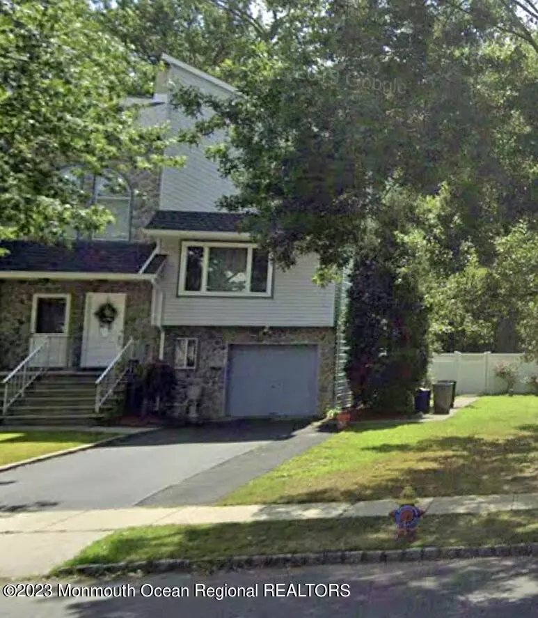 Manalapan, NJ 07726,25 Lone Star Lane