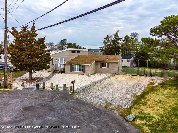 10 Silver Lake Court, Little Egg Harbor, NJ 08087