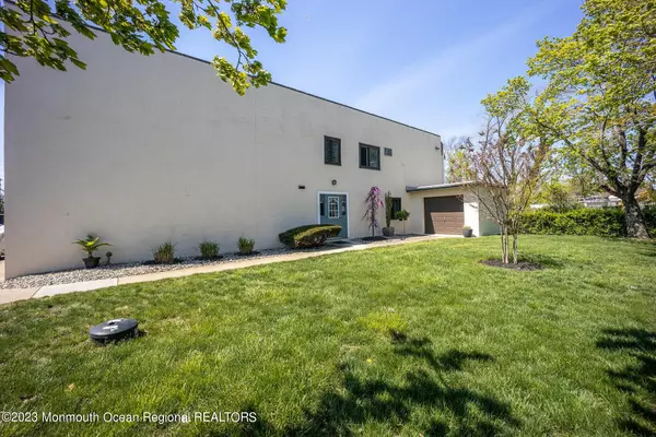 Belmar, NJ 07719,1320 State Route 71 #117