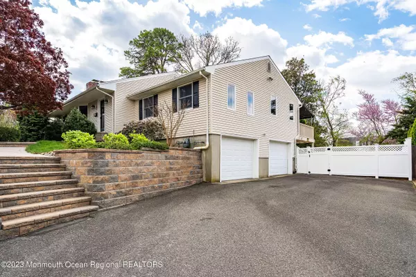 Brielle, NJ 08730,1106 Aileen Road