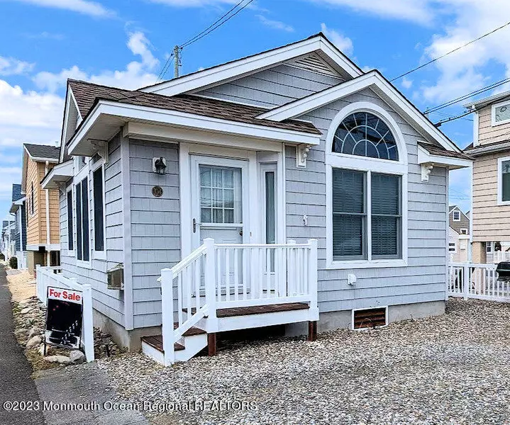 104 W Dune Way, Lavallette, NJ 08735