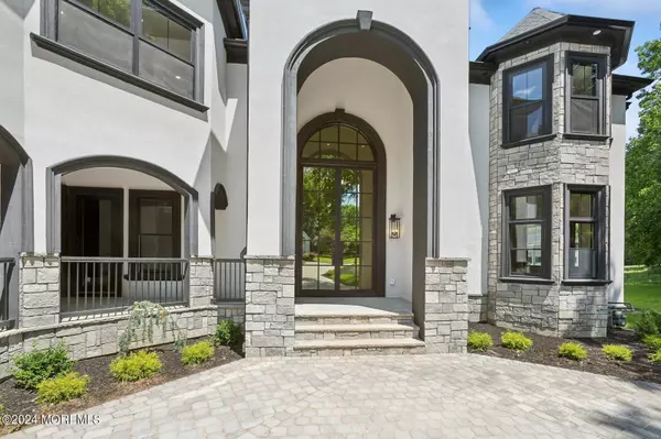 Holmdel, NJ 07733,16 Round Hill