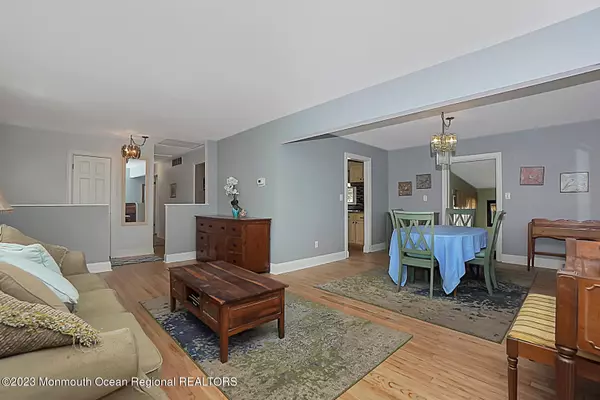 Matawan, NJ 07747,8 Annmar Drive