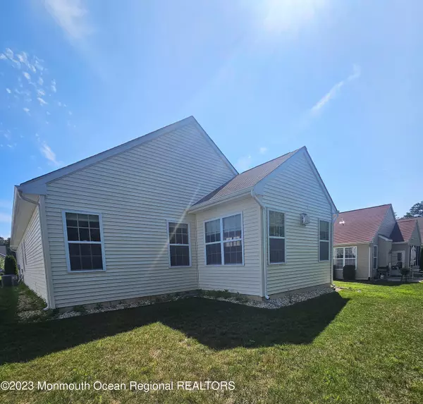 Whiting, NJ 08759,20 Woodview Drive