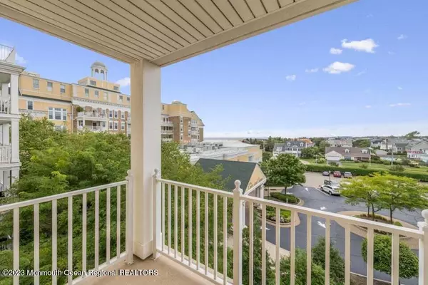 Spring Lake, NJ 07762,700 Ocean Avenue #333