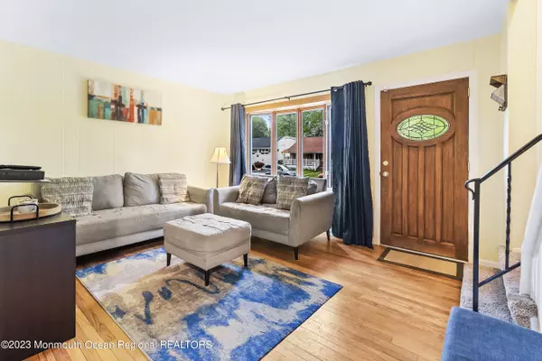 Keyport, NJ 07735,452 Garden Place