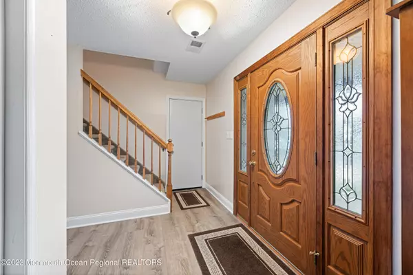 Howell, NJ 07731,15 Aqueduct Place